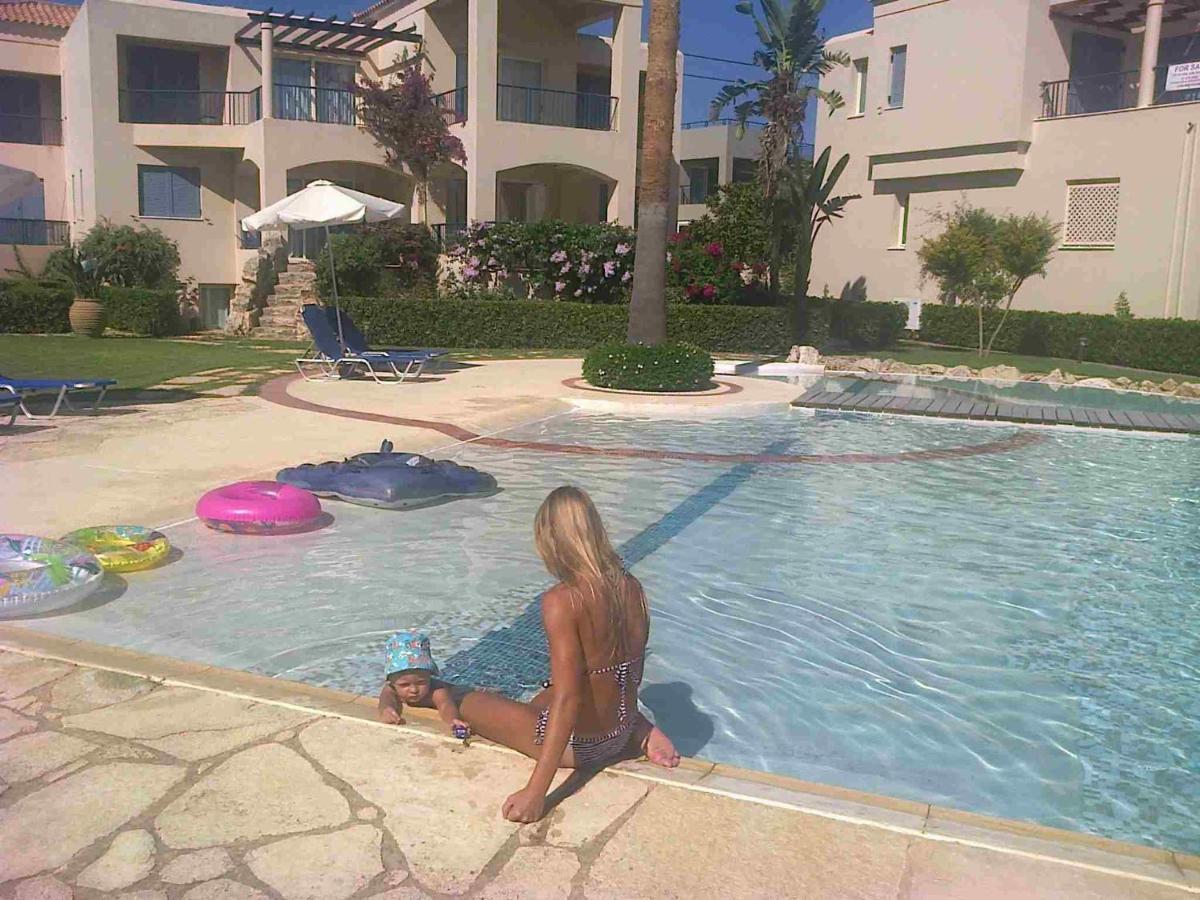 Apartament Leon Maleme Do 6 Os.アパートメント エクステリア 写真